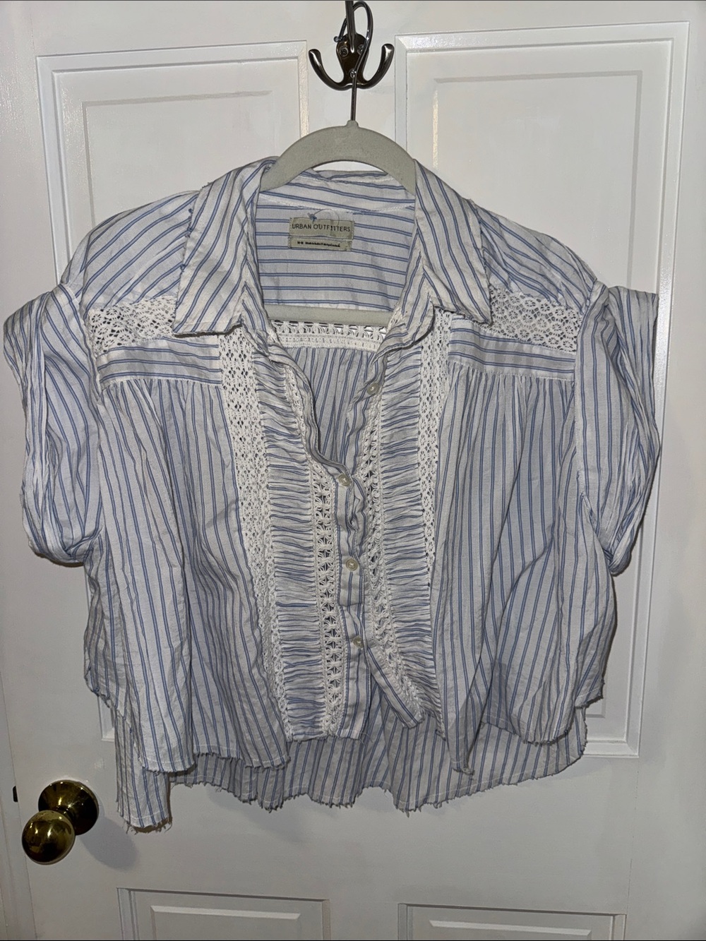 Urban Outfitters Blue & White cropped Striped Lace-Detail Button Front Top